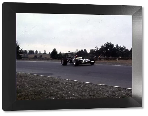 Jo Siffert, Lotus 49B (5th place) US Grand Prix, Watkins Glen, USA. 6 october 1968 Rd11 World LAT Photographic Somerset House, Somerset Road, Teddington, Middlesex. Tel: +44 (0) 181 251 3000 Fax: +44 (0) 181 251 3001 Ref: 68 USA 43