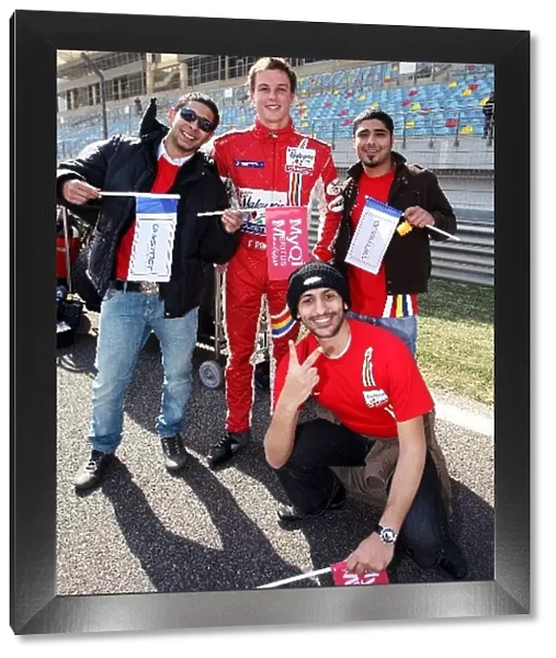 GP2 Asia Series: Earl Bamber Team Qi-Meritus with fans on the grid