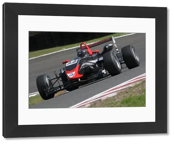 British Formula Three Championship: Oliver Oakes, Carlin Motorsport