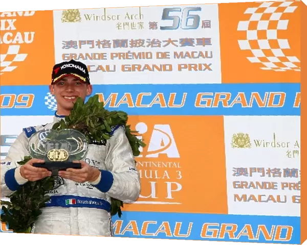 Macau Grand Prix: 56th Macau Grand Prix winner Edoardo Mortara, Signature, on the podium