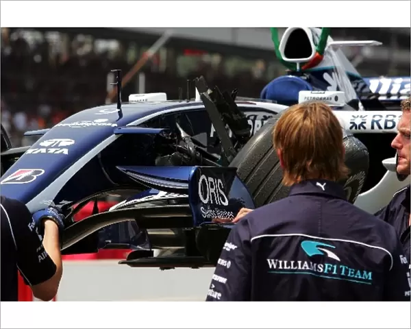 Formula One World Championship: The damaged Williams FW28 of Mark Webber Williams