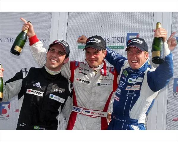 British F3 Championship: Alberto Valerio Carlin Motorsport, Race winner Marko Asmer Hitech Racing and Sam Bird Carlin Motorsport on the podium