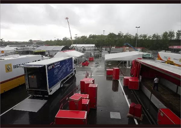 Formula One Testing: Teams pack up in the rain
