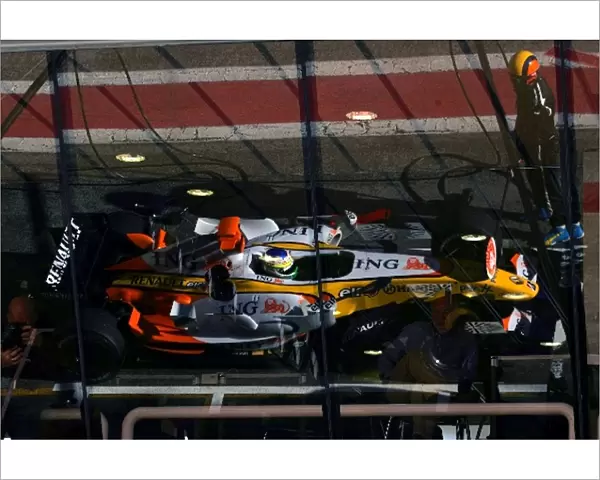 Formula One Testing: Reflection of Giancarlo Fisichella Renault R27