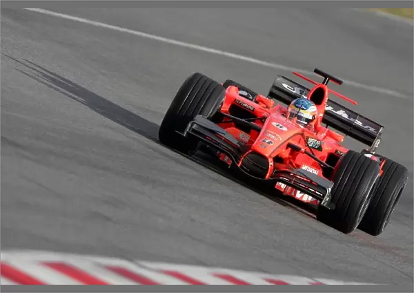 Formula One Testing: Adrian Sutil Spyker F8-VII