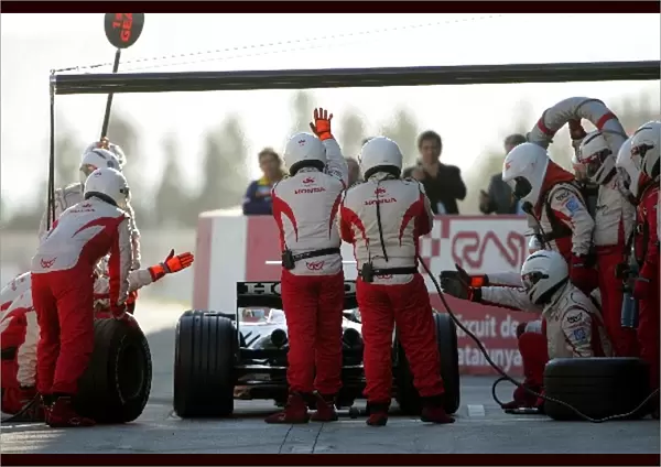 Formula One Testing: Super Aguri F1 Team Pit Stop