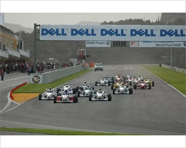 Formula BMW World Final: The start of race three