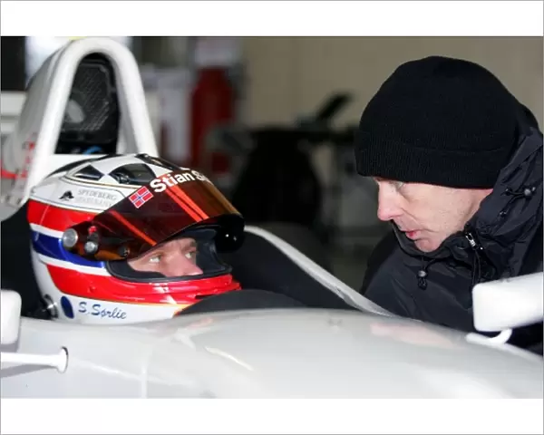 Formula Renault UK Testing: Stian Sorlie talks with Warren Hughes