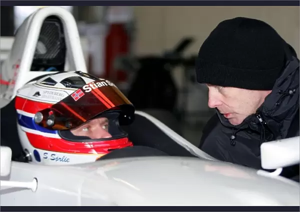 Formula Renault UK Testing: Stian Sorlie talks with Warren Hughes