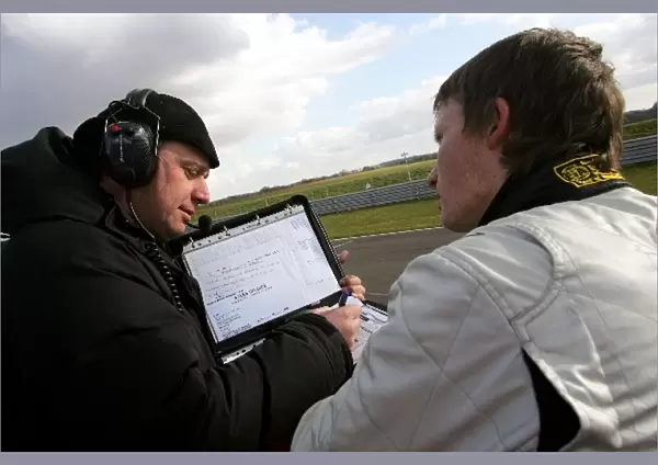 Formula 3 Testing: Anthony Hieatt RR Racing Team Manager with Mike Conway