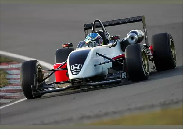 Formula 3 Testing: Oliver Jarvis Carlin Motorsport