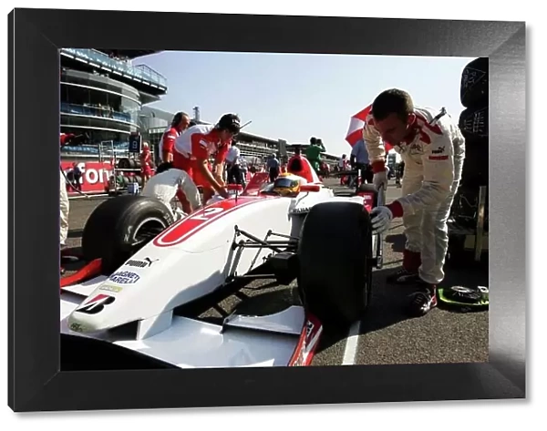 GP2. Lewis Hamilton (GBR) ART Grand Prix on the grid.