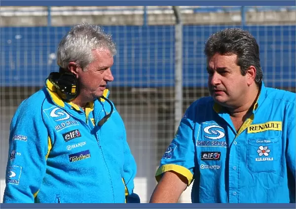 Formula One Testing: Pat Symonds Renault Executive Director of Engineering talks with Carlos Nunes, Renault