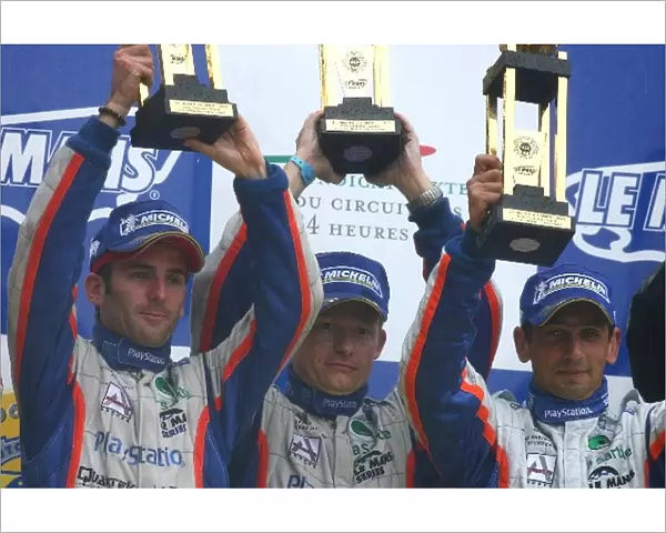 Le Mans 24 Hour Race: L-R: Romain Dumas  /  Emmanuel Collard  /  Jean-Christophe Boullion Pescarolo Sport
