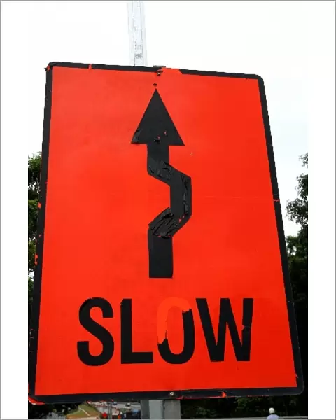 Singapore Grand Prix Circuit Preview: Slow! Street signage