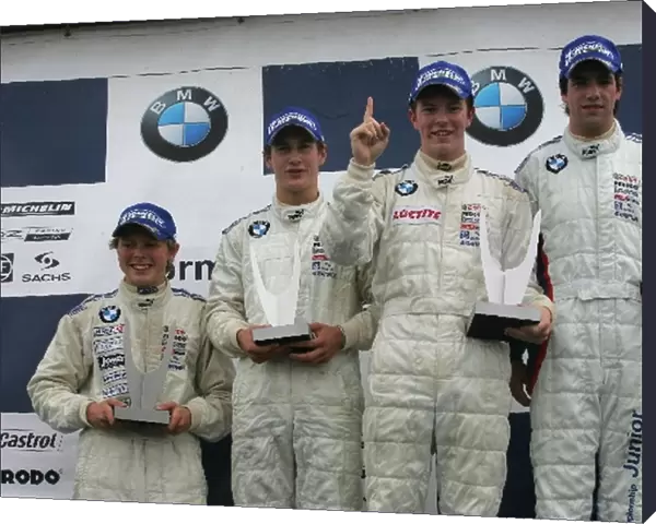 Formula BMW UK Championship: Race 2 podium - Henry Arundel Fortec Motorsport winner of the junior class, Oliver Oakes Carlin Motorsport 3rd