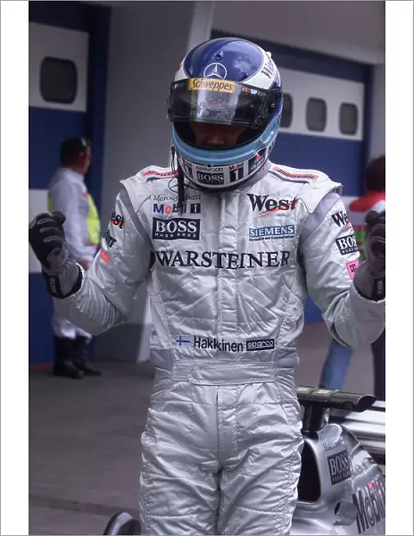 2000 Austrian Grand Prix. QUALIFYING A1-Ring, Austria, 15 July 2000 Mika Hakkinen, McLaren Mercedes World LAT Photographic