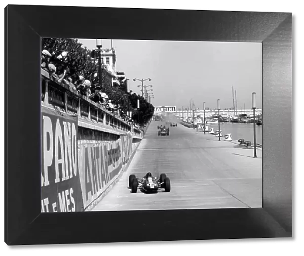 1964 Monaco Grand Prix. Monte Carlo, Monaco. 10 May 1964. Jim Clark, Lotus 25-Climax, 4th position, action. World Copyright: LAT Photographic