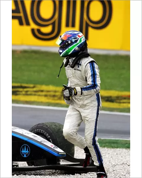 GP2 Series: Jose Maria Lopez Super Nova crashes