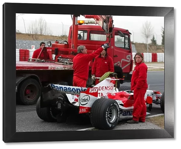 Formula One Testing: The car of Ralf Schumacher Toyota stopped because of engine troubles
