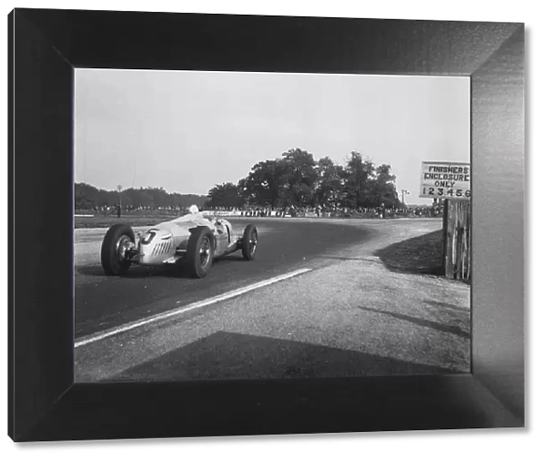 1937 Donington Grand Prix. Donington Park, England. 1-2 October 1937. Bernd Rosemeyer (Auto Union C-type) 1st position. A Race Through Time exhibition number 53. World Copyright - LAT Photographic