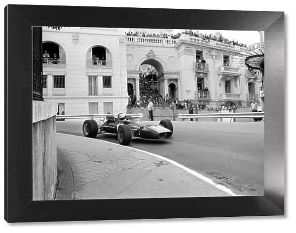1967 Monaco Grand Prix. Monte Carlo, Monaco. 7 May 1967. Lorenzo Bandini, Ferrari 312, fatal accident, action. World Copyright: LAT Photographic Ref: L67 / 271#22a