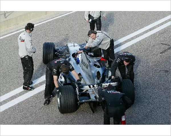 Formula One Testing: David Coulthard makes the debut for the new McLaren Mercedes MP4  /  19