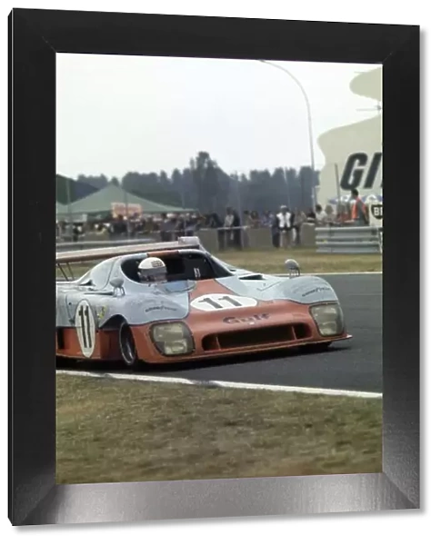 1975 Le Mans 24 hours. Le Mans, France. 14-15 June 1975. Jacky Ickx / Derek Bell (Gulf Mirage GR8-Ford), 1st position. World Copyright: LAT Photographic Ref: 35mm transparency 75LM03