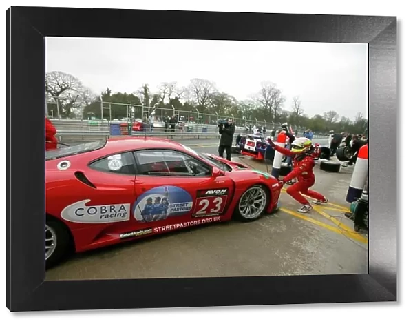 2007 British GT Championship. Oulton Park, England. 6th - 9th April 2007. Chaos in the pits for Hector Lester / Tim Mullen (Ferrari 420 GT3). Action. Portrait. World Copyright: Drew Gibson / LAT Photographic. Ref: Digital Image Only