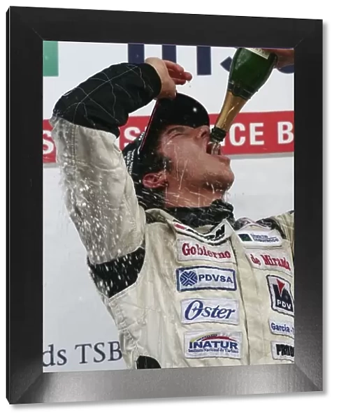 2006 British Formula Three International Series. Donington Park. 20th - 21st May. Sunday Race Rodolfo Gonzalez, celebrates a class win on the podium. Portrait. World Copyright: Drew Gibson / LAT Photographic. Digital Image. _MG_6597.jpg