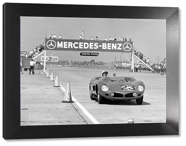 1962 Sebring 12 hours. Sebring, Florida, United States (USA). 24 March 1962. Jo Bonnier (pictured) / Lucien Bianchi, Ferrari 250 TR, 1st position, action. World Copyright: LAT Photographic Ref: Autosport b&w print