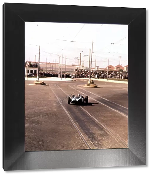 Bruce McLaren, Cooper T53 Climax Portuguese Grand Prix, 1960 Photo: LAT Ref: 3 / 0199