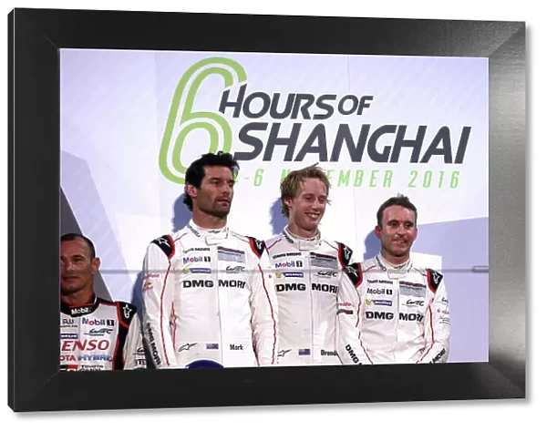 2016 FIA World Endurance Championship, Shanghai, China. 4th - 6th November 2016. Timo Bernhard  /  Mark Webber  /  Brendon Hartley - Porsche Team Porsche 919 Hybrid. World Copyright: Ebrey  /  LAT Photographic