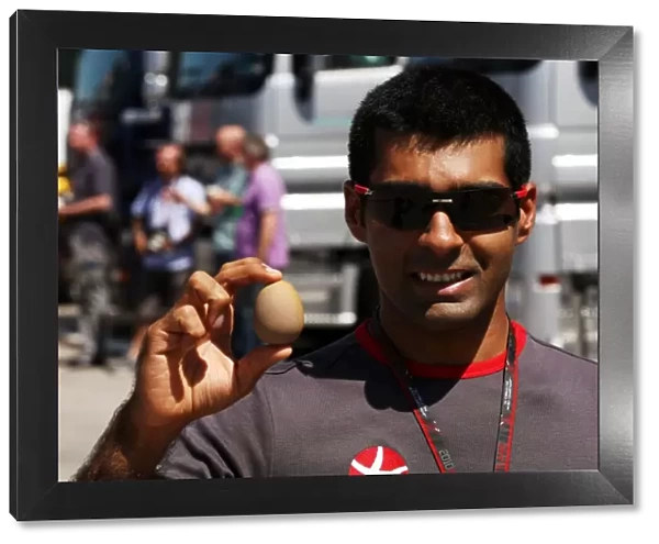 Formula One World Championship: Karun Chandhok Hispania Racing F1 Team with his lucky egg