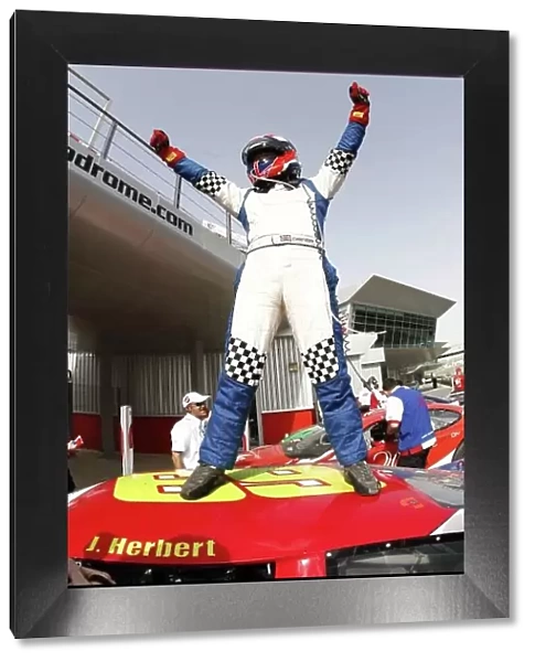 2008 Speedcar Series Round 5. Dubai. Dubai Autodrome. 11-12th April. Johnny Herbert Speedcar Champion parc ferme. World Copyright: Andrew Ferraro / LAT Photographic ref: _H0Y7765.jpg