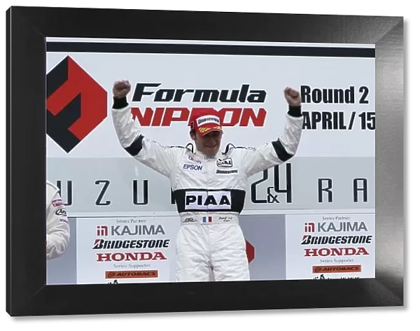 2006 Formula Nippon Championship Suzuka, Japan. 16th April 2006 Winner Loic Duval (1st position). Podium. World Copyright: Yasushi Ishihara / LAT Photographic. ref: Digital Image 2006FN_Rd2_006.JPG