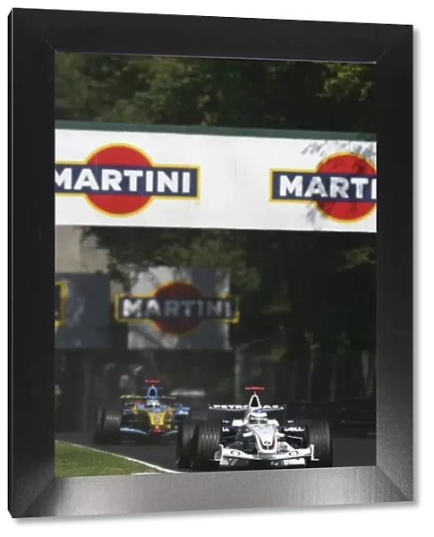 2006 Italian Grand Prix - Sunday Race Autodromo Nazionale Monza, Italy. 7th - 10th September 2006. Nick Heidfeld, Sauber F1.06-BMW, 8th position, leads Fernando Alonso, Renault R26, retired