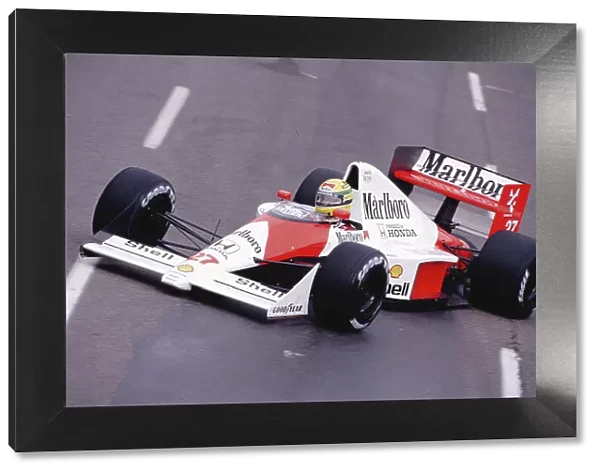 1990 United States Grand Prix. Phoenix, Arizona, USA. 9-11 March 1990. Ayrton Senna (McLaren MP4 / 5B Honda) 1st position. Ref-90 USA 54. World Copyright - LAT Photographic