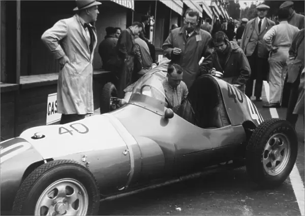 1952 Belgian Grand Prix - Robin Montgomerie-Charrington: Robin Montgomerie-Charrington in the pits