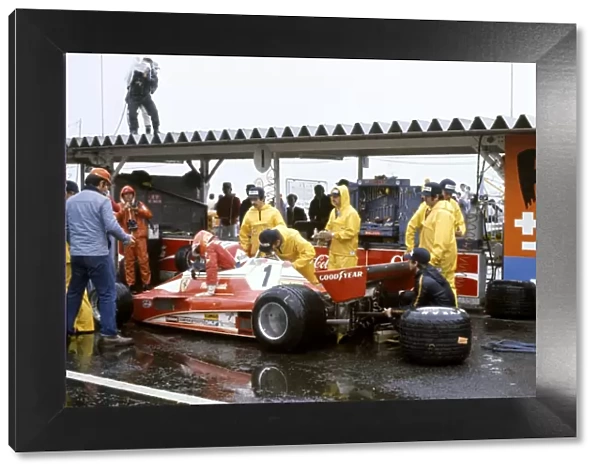 1976 Japanese Grand Prix - Niki Lauda: Niki Lauda, withdraws from the race handing the World Championship to James Hunt