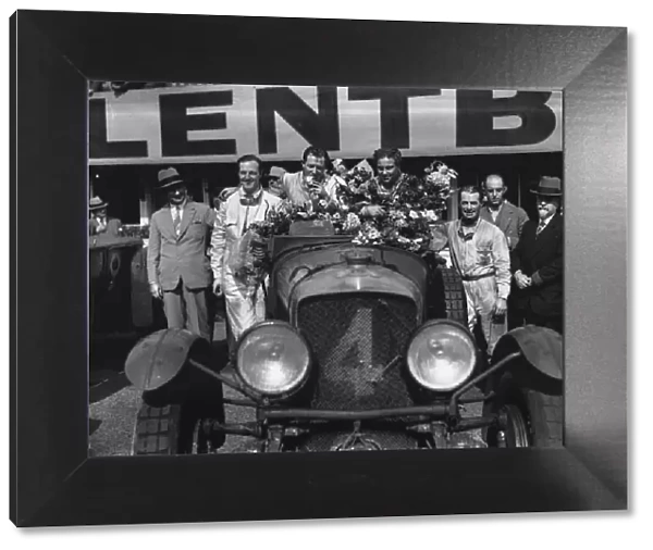 1930 Le Mans 24 hours: Woolf Barnato  /  Glen Kidston, 1st position, with 2nd placed drivers Richard Watney and Frank Clement on either side, portrait