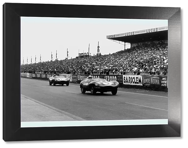 1957 Le Mans 24 hours: Ron Flockhart  /  Ivor Bueb, 1st position, leads Ninian Sanderson  /  Jock Lawrence, 2nd position, action