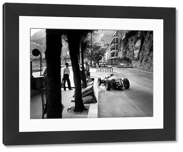 1960 Monaco Grand Prix: Dan Gurney, retired, action