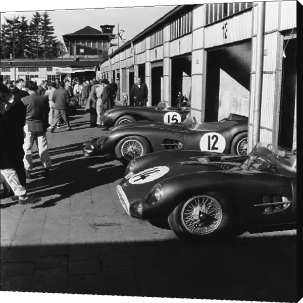 1957 Nurburgring 1000 kms: The Tony Brooks  /  Noel Cunningham-Reid, 1st position in the garages along side the Roy Salvadori  /  Les Leston, 6th position