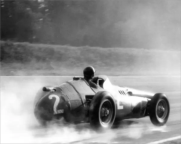Monza, Italy. 8 September 1957: Juan Manuel Fangio, 2nd position