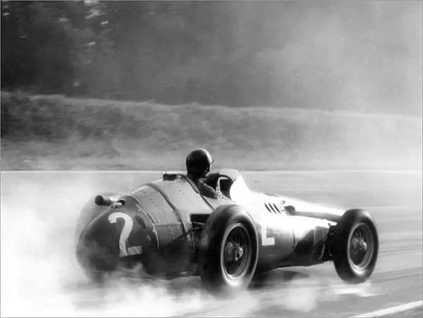 Monza, Italy. 8 September 1957: Juan Manuel Fangio, 2nd position