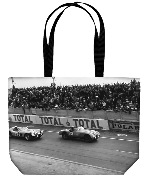 1956 Le Mans 24 hours: Robert Manzon  /  Jean Guichet, retired, leads Alain de Changy  /  Lucien Bianchi, retired, action