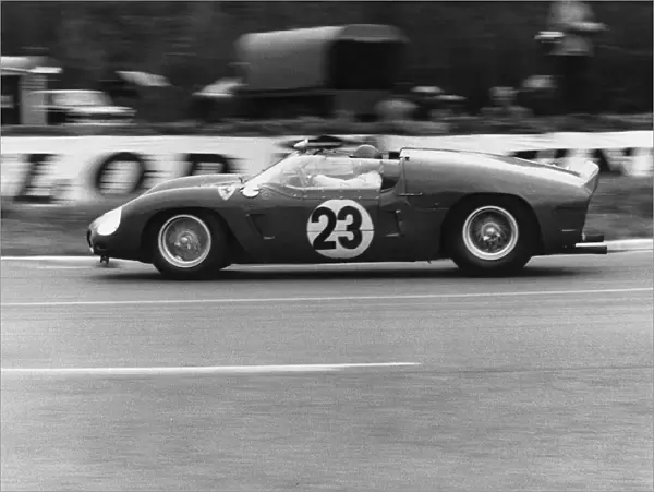 1961 Le Mans 24 hours: Wolfgang von Trips  /  Richie Ginther, retired, action