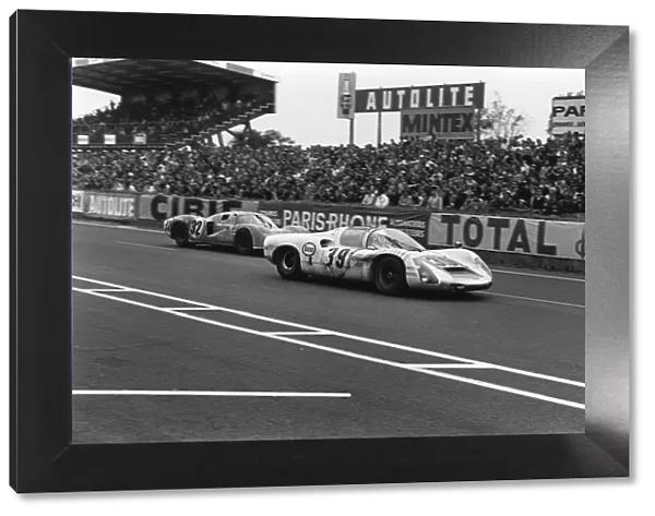 1969 Le Mans 24 hours: Christian Poirot  /  Pierre Maublanc, 9th position, passes Jean Guichet  /  Nino Vaccarella, 5th position, action