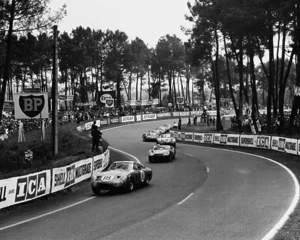 1963 Le Mans 24 Hours: Phil Hill  /  Lucien Bianchi, retired, action